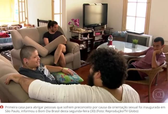 FOTO: Rapaz cria primeira casa para abrigar gays expulsos pelas famílias em São Paulo