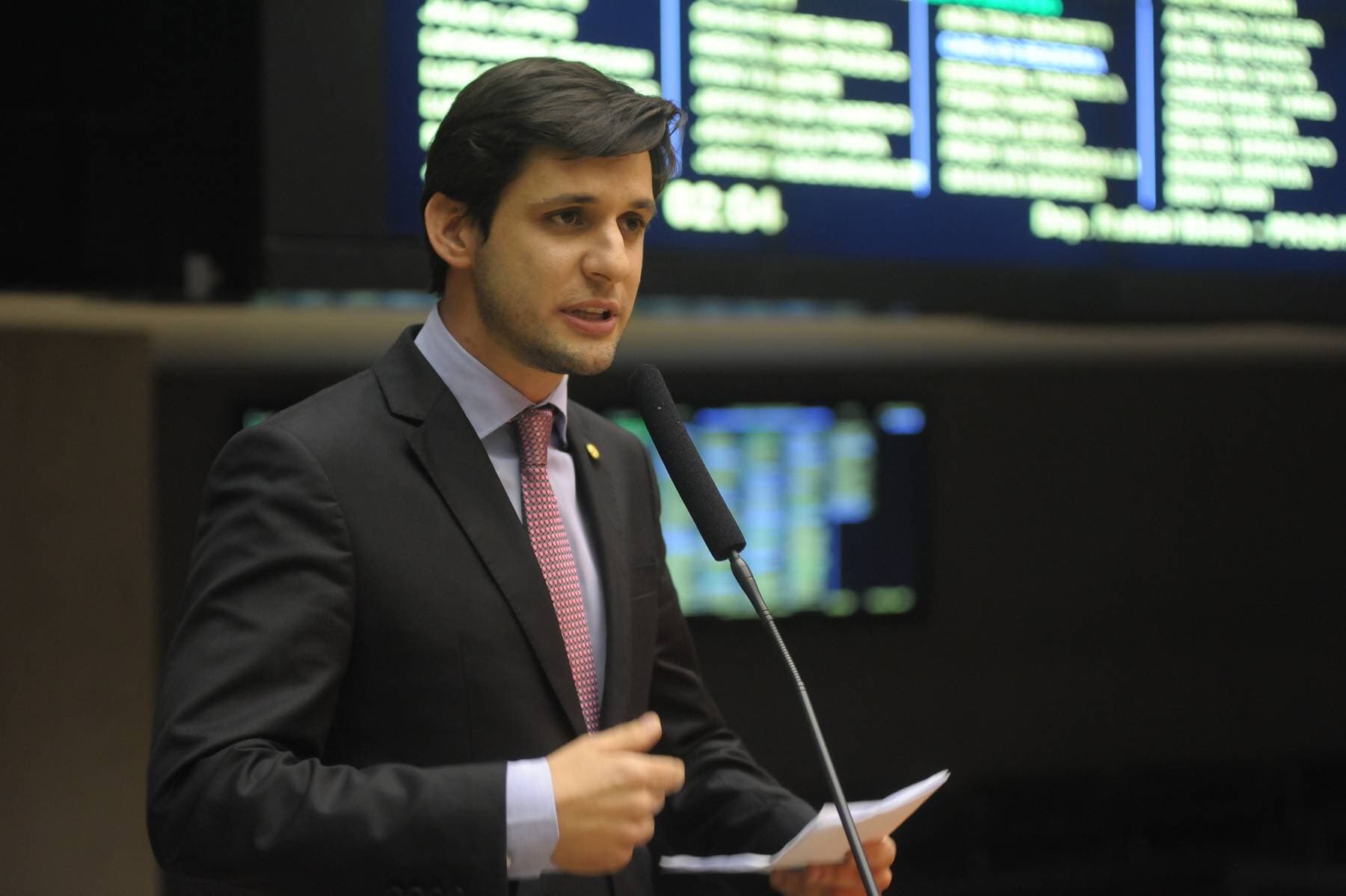MEIO-DIA CIDADE desta terça terá como entrevistado o deputado federal Rafael Motta, do PSB