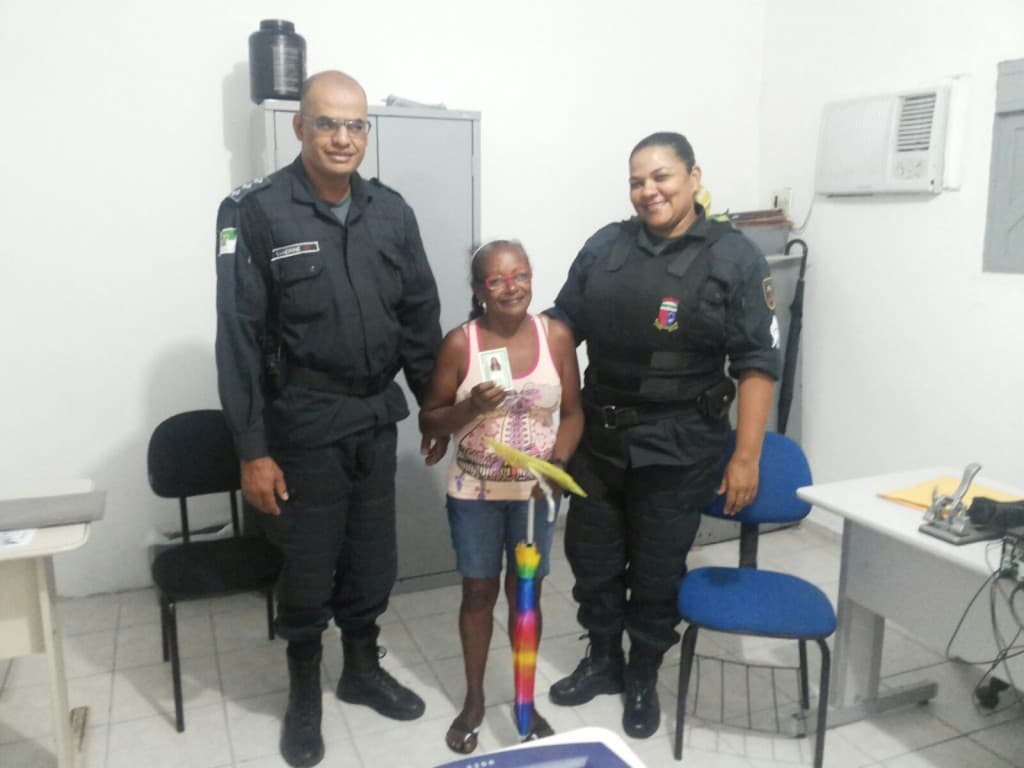 Ronda Cidadã entrega documentos de identidade aos moradores de Mãe Luiza