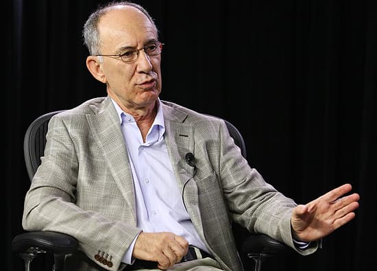 Presidente do PT deseja que o governo tome providências contra emissoras de TV