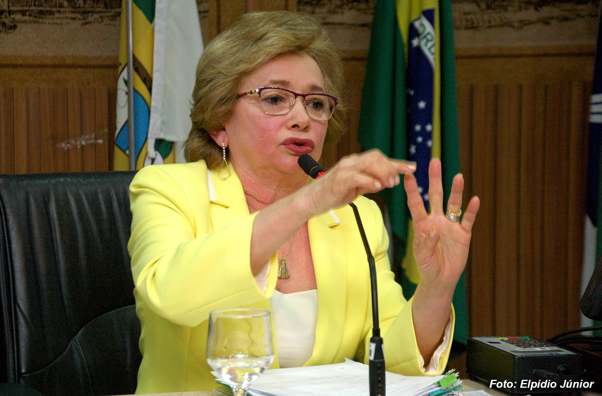 Elequicina presta esclarecimentos sobre "indústria de multas"