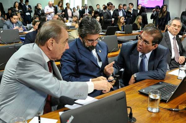 SÓ ISSO? Senadores aprovam aumento de até 78% para servidores do MP