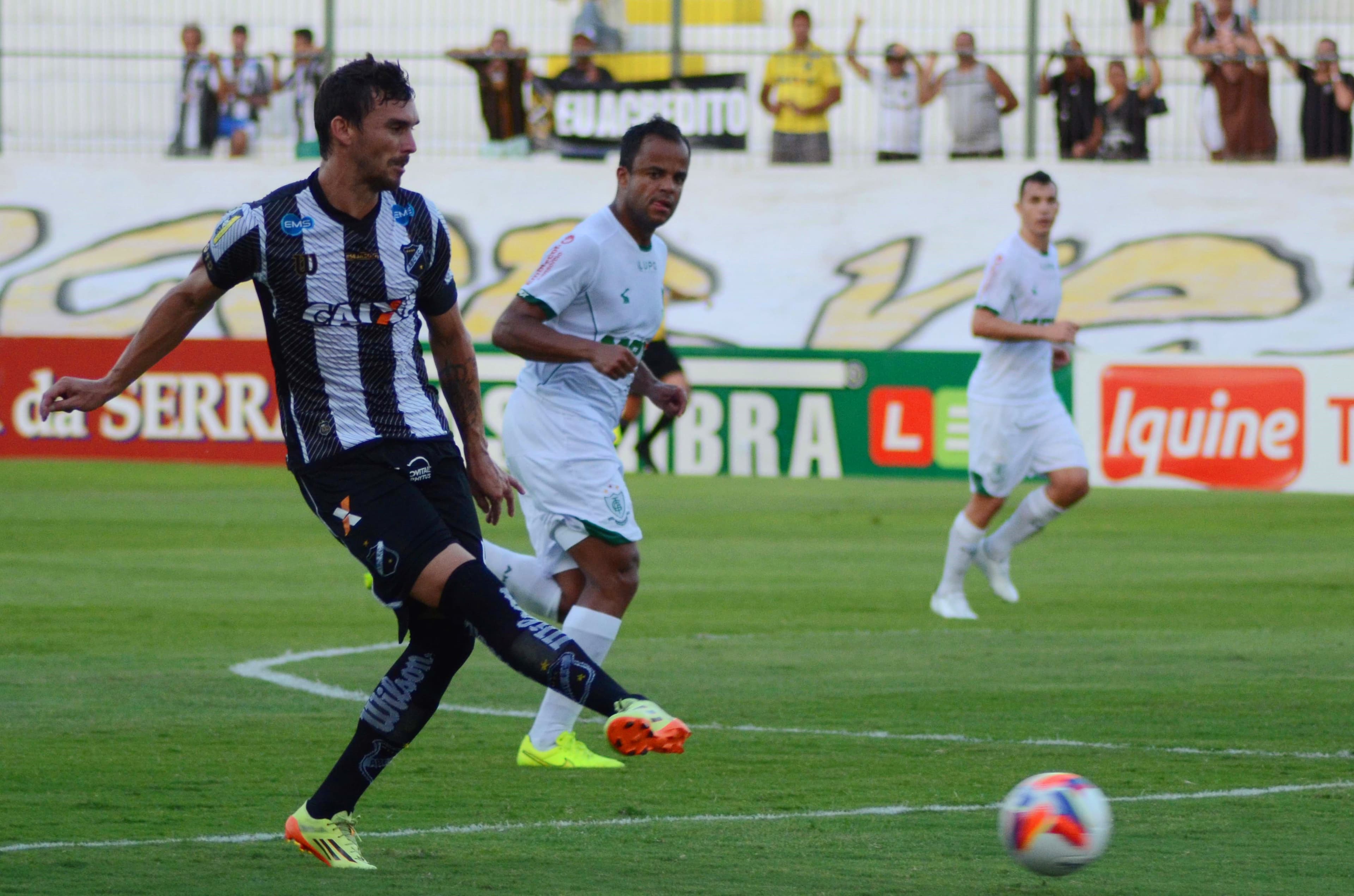 ABC empresta zagueiro Suéliton ao América/MG