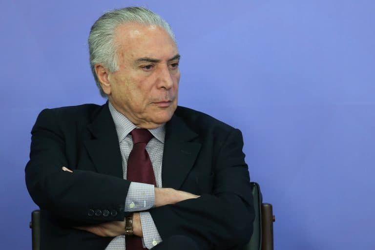TRABALHOU PESSOALMENTE TEXTO: Temer endurece regra sobre direito de greve; veja serviços considerados essenciais pelo presidente