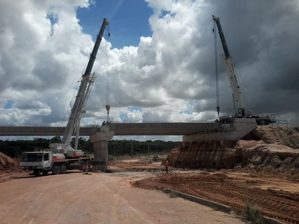 FOTOS: Vigas do viaduto de acesso ao Aeroporto Aluízio Alves são instaladas