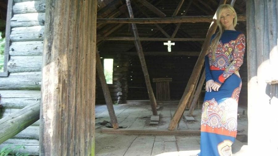 Atriz pornô abandona carreira após mais de 100 filmes para virar pastora