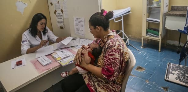 Homens abandonam mães de bebês com microcefalia em PE