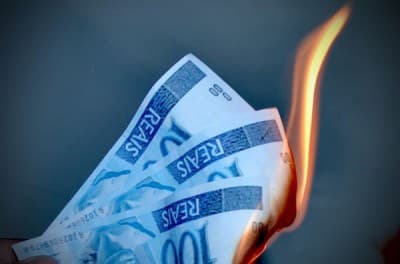 Quase 800 cidades do país extrapolam gastos com funcionalismo público
