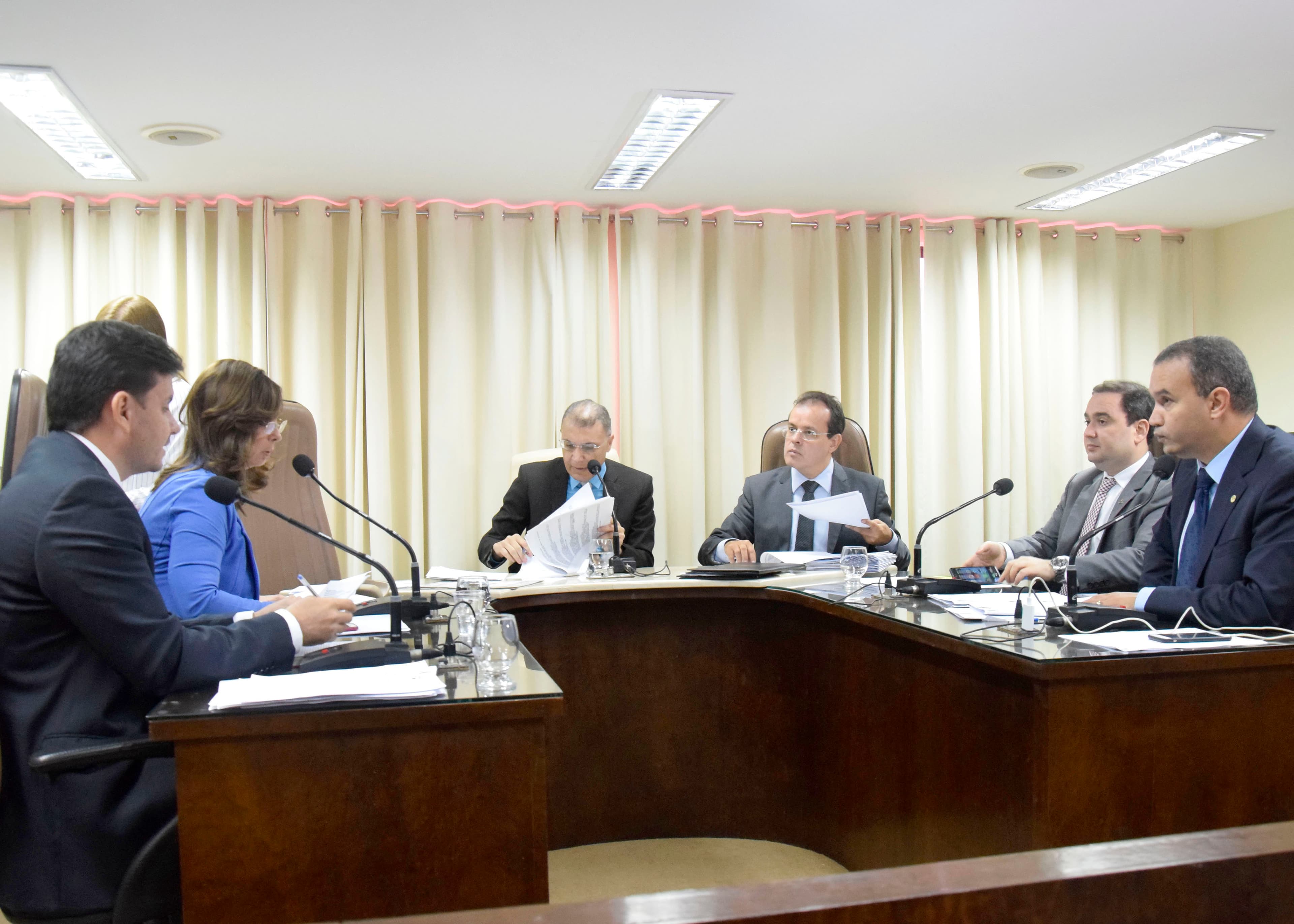 Projeto do Transporte Cidadão nos municípios da Região Metropolitana de Natal é aprovado na reunião da CCJ
