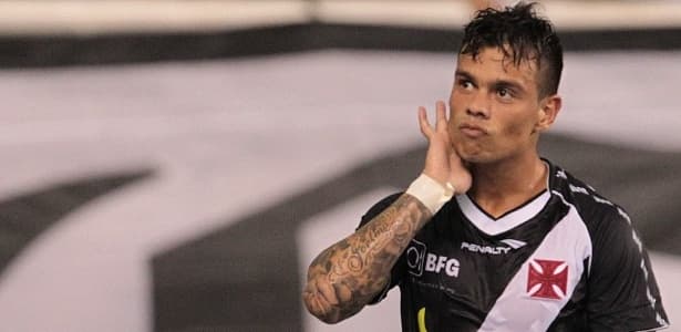 Meia do Vasco é denunciado em Lei Maria da Penha