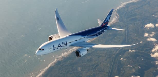 "Oscar" da aviação: Azul é eleita a melhor baixo custo da América do Sul; Qatar Airways compra 10% da Latam
