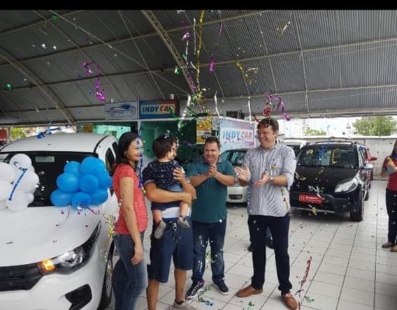 Show Auto Mall premia cliente vencedor de sorteio