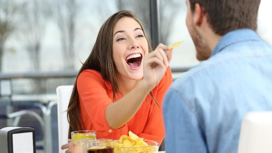 Estudo associa "saladinha" a paquera e revolta mulheres