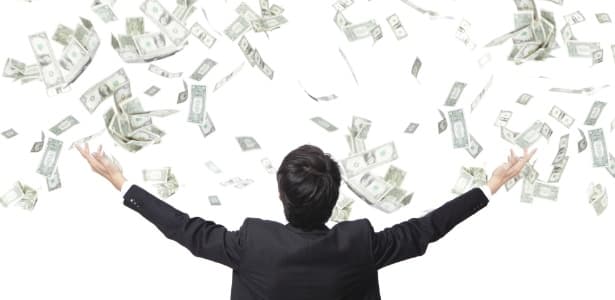 Trabalhar muito e economizar: a receita para não ficar rico nunca