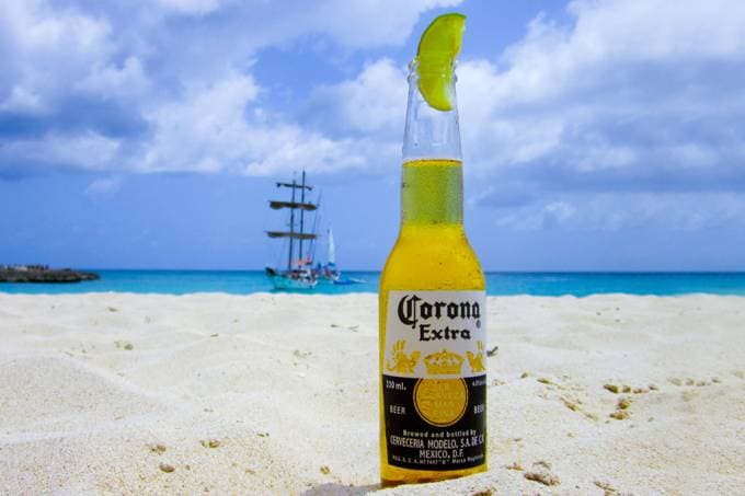 Milionário criador da cerveja Corona morre e enriquece todas as pessoas de sua cidade natal