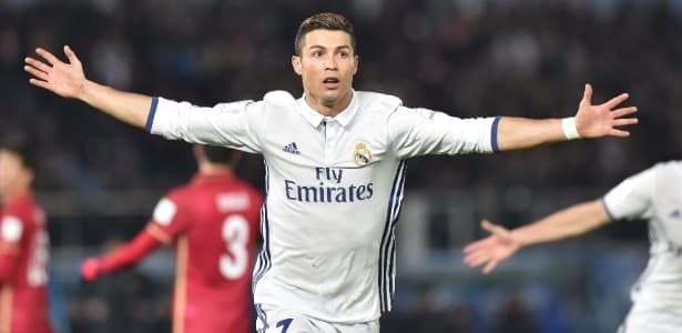 Real leva susto de japoneses, mas vence com três de CR7 e fatura 5º Mundial
