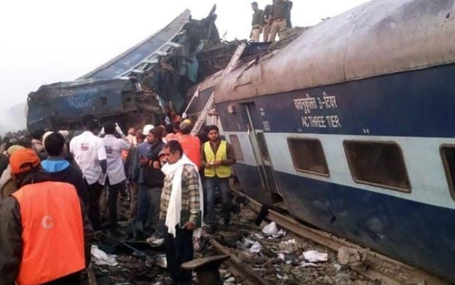 Descarrilamento de trem na Índia deixa ao menos 100 mortos e mais de 150 feridos