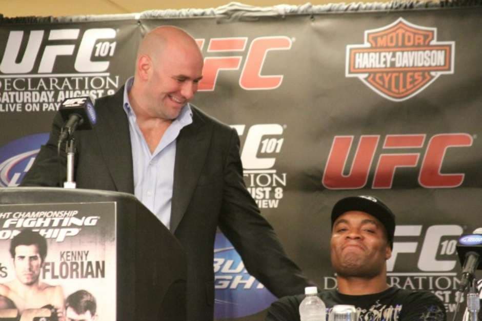 Anderson Silva posta texto enigmático, e fãs veem como adeus