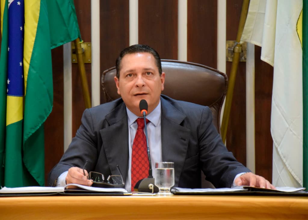 Ezequiel solicita perfuração de poços em vários municípios do interior do Estado
