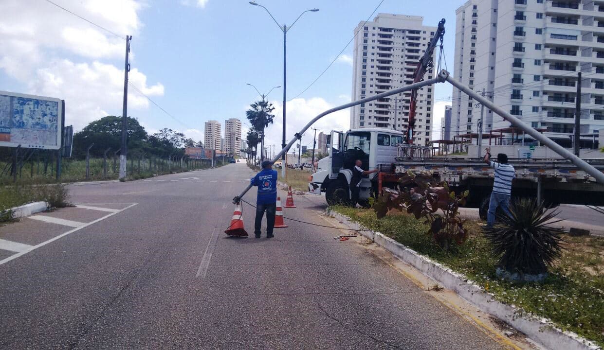 Detran/RN instala semáforo na Rota do Sol