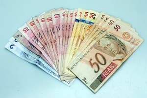 MUITO BOM: Câmara aprova PEC do teto dos gastos públicos