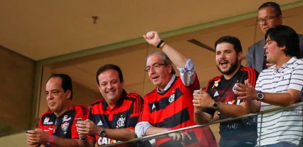 Presidente afastado da Câmara Eduardo Cunha vira alvo de torcedores por má fase do Flamengo
