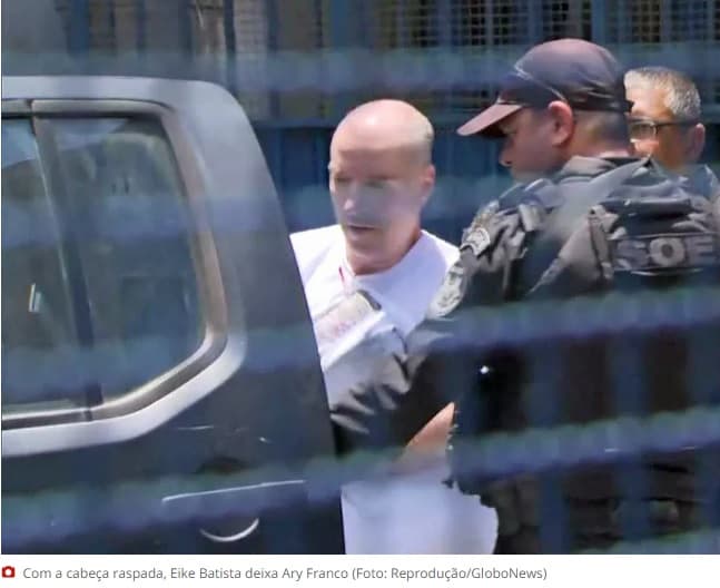 FOTO: Eike Batista tem cabeça raspada e é transferido para Bangu