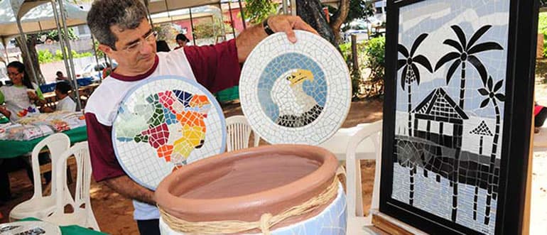 Feira de Artes e Antiguidades Petrópolis tem espaço gastronômico ampliado