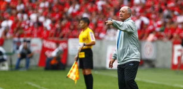 Grêmio demite Felipão e comissão técnica