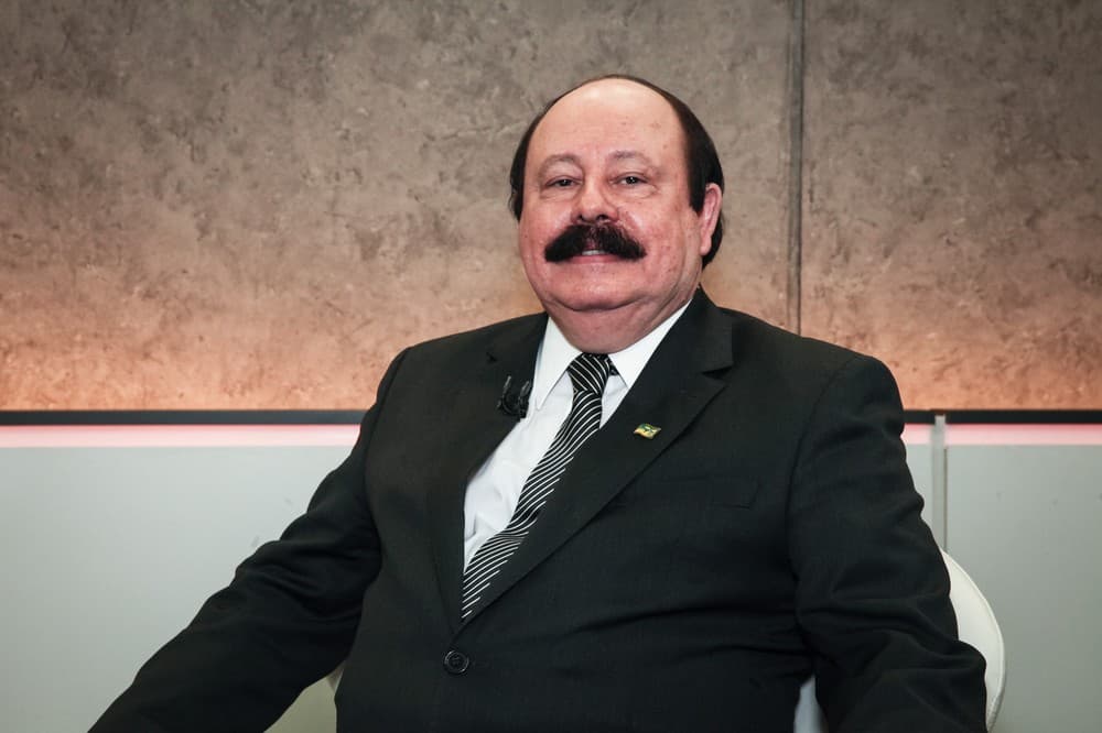 Levy Fidelix é condenado a pagar R$ 25 mil por declarações contra gays