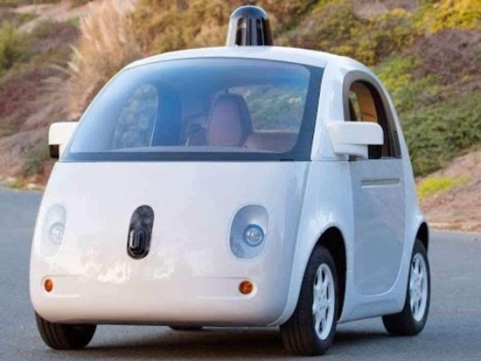 Carro sem motorista do Google sofre acidente com feridos