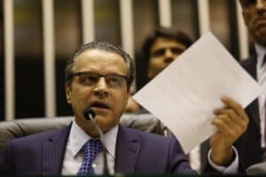 MPF denuncia Henrique Alves por beneficiar pessoas próximas com passagens pagas pela Câmara