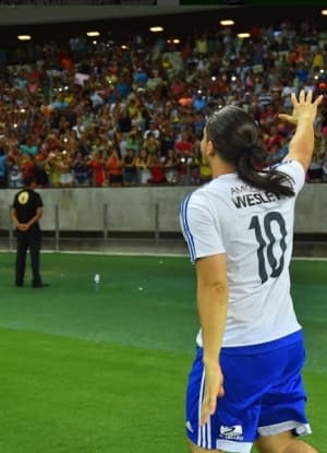 VÍDEO -(ESTILO ZICO): Wesley Safadão faz GOLAÇO em jogo amistoso beneficente