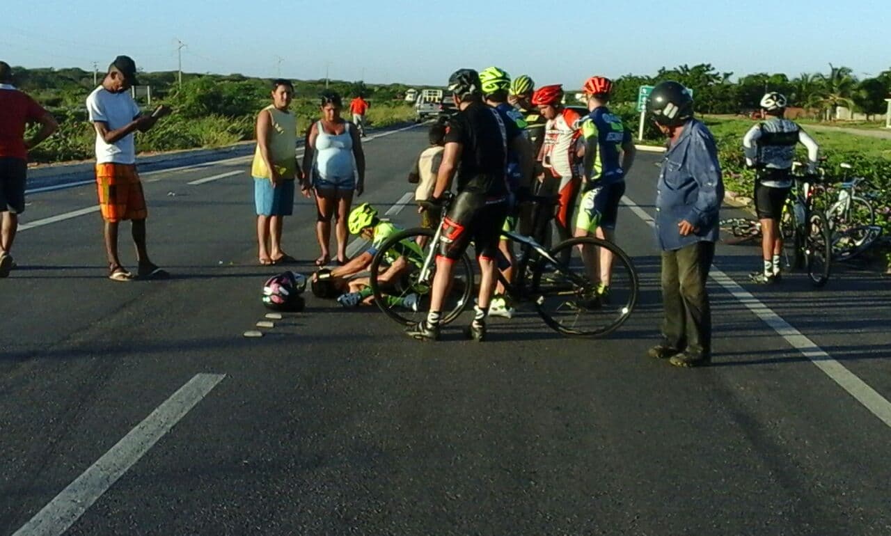 Morre ciclista que foi atropelado neste sábado na BR-304