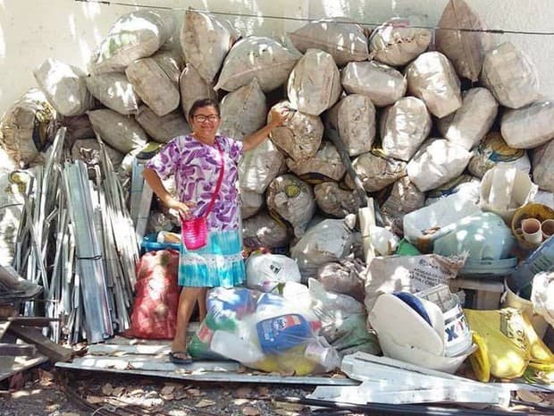 Mãe junta 300 kg de latinhas e realiza sonho de filho estudar na Europa
