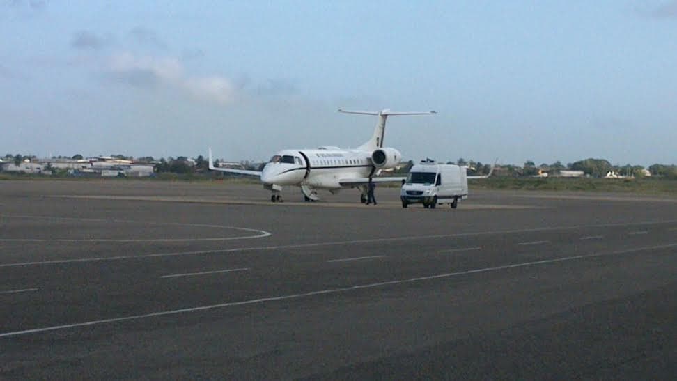 FOTO EXCLUSIVA: Henrique Alves esnoba aeroporto novo e decola do Augusto Severo