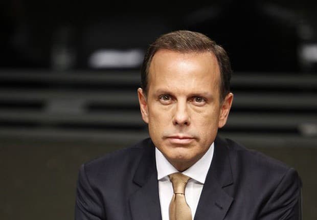 Doria tira R$ 438 milhões de obras para pagar salário de professores