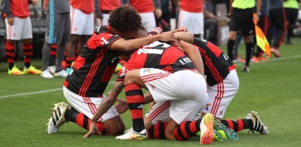 Flamengo despacha o Santa Cruz e mantém perseguição ao líder Palmeiras
