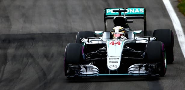 Hamilton se recupera de largada ruim e vence pela segunda vez seguida