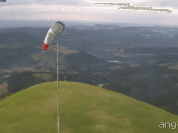 Casal de SC é flagrado fazendo sexo em monte; câmera transmitiu ao vivo