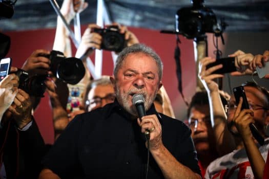 Advogado que bateu boca com Moro renuncia à defesa de Lula