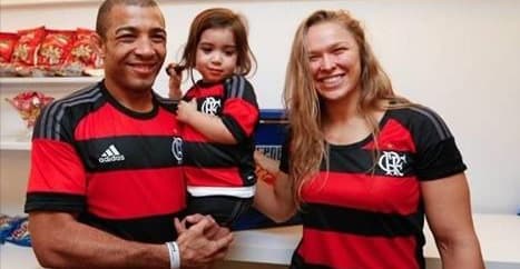 FOTO: Jornal irlandês culpa Flamengo por derrotas de Aldo e Ronda: “Fique longe”