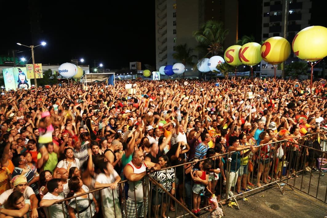 Margareth Menezes, Dani Cruz e Khrystal encerraram a folia em Ponta Negra