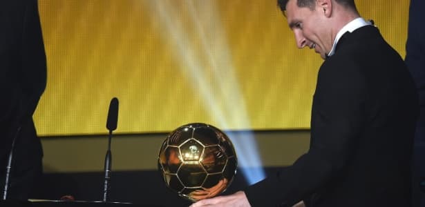 AJUDA POPULAR: Fifa anuncia novo nome e formato para premiação de melhor do mundo