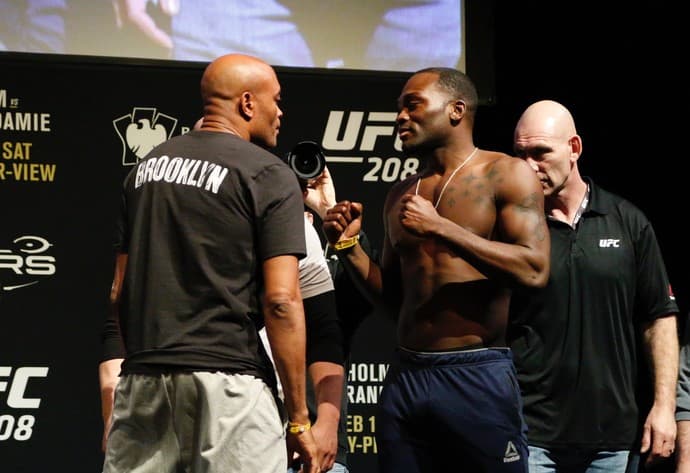 Anderson tenta quebrar jejum, e Holm luta por cinturão inaugural no UFC 208