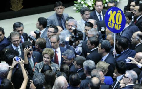 E QUEM PAGA O PATO? Governo quer aumentar impostos para compensar a CPMF
