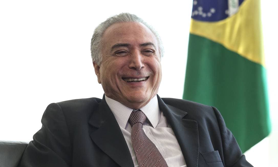 COISAS QUE SÓ OCORREM NO BRASIL: Após críticas por falar bem o português, Temer diz que evitará o uso de mesóclise