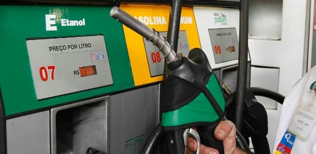 Petrobras pode baixar preço da gasolina e do diesel, diz jornal