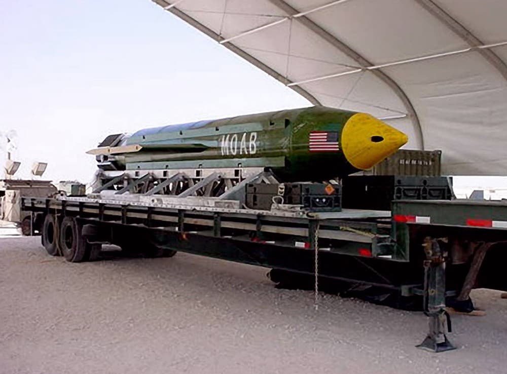 "MÃE DE TODAS"-(FOTO): EUA usaram pela 1ª vez ‘maior bomba não-nuclear' em ação no Afeganistão