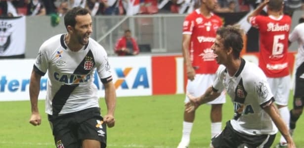 Nenê faz dois no Vila Nova e Vasco chega ao 30º jogo de invencibilidade
